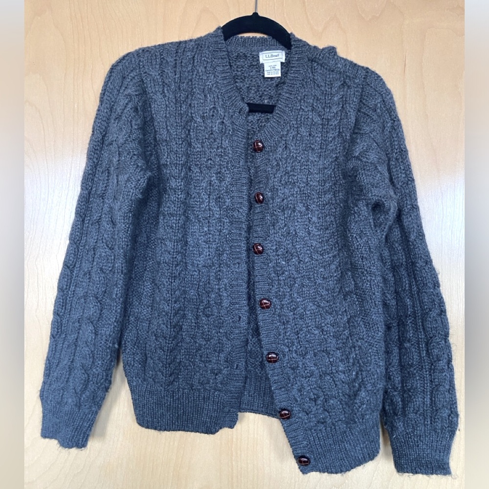 LL Bean 100% wool made in Ireland women’s cardigan size small. Never worn.